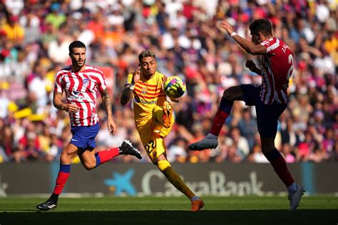 La Liga Live: Barcelona v Atletico Madrid score & updates .